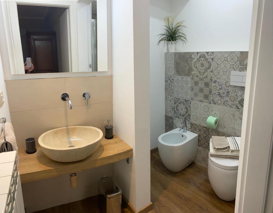 La Casa Di Campagna Sul Garda Puegnago Bagian luar foto