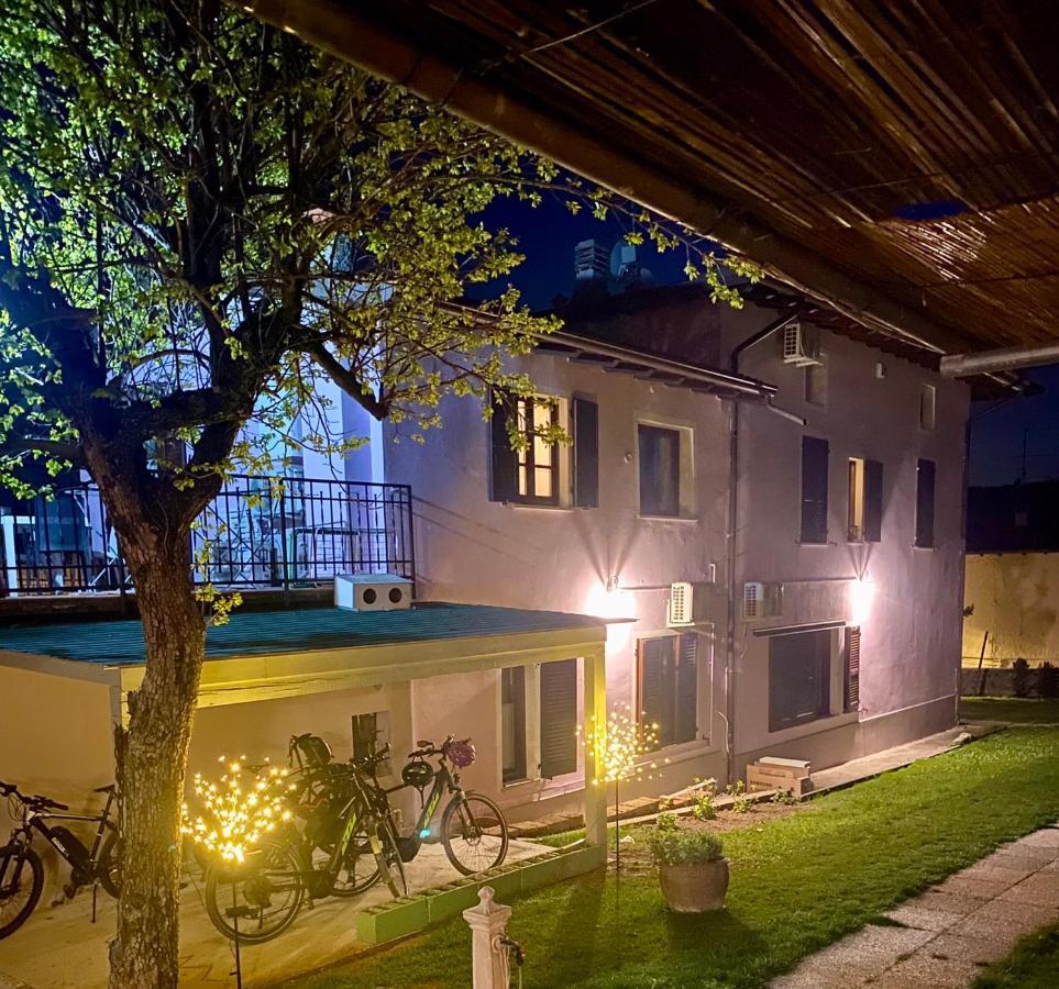 La Casa Di Campagna Sul Garda Puegnago Bagian luar foto