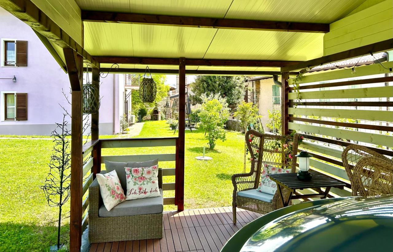 La Casa Di Campagna Sul Garda Puegnago Bagian luar foto