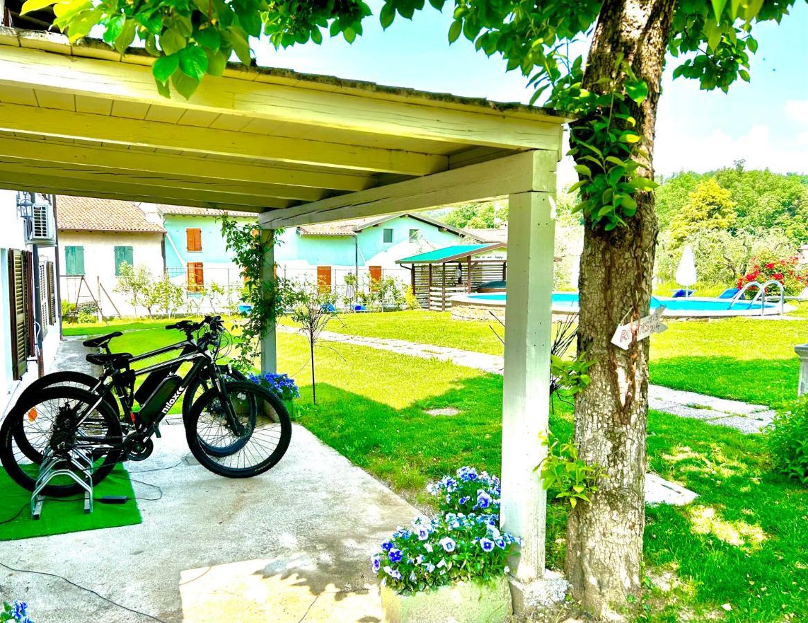 La Casa Di Campagna Sul Garda Puegnago Bagian luar foto
