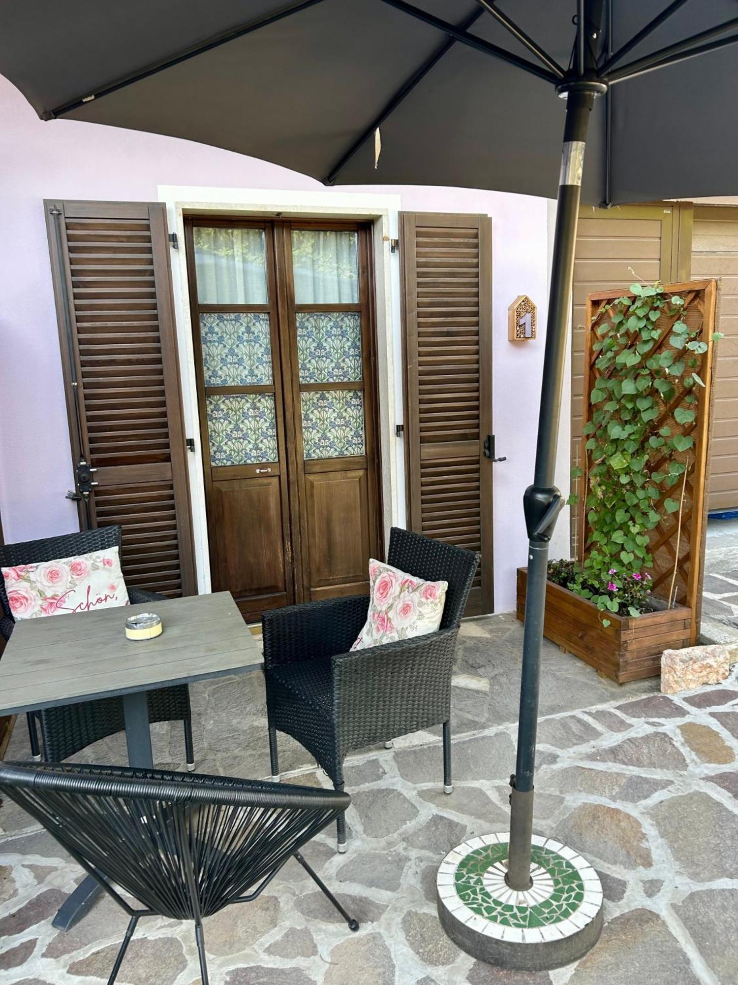 La Casa Di Campagna Sul Garda Puegnago Bagian luar foto